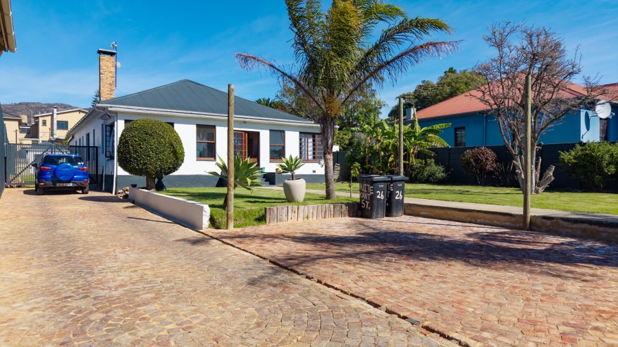 5 Bedroom Property for Sale in Bredasdorp Western Cape